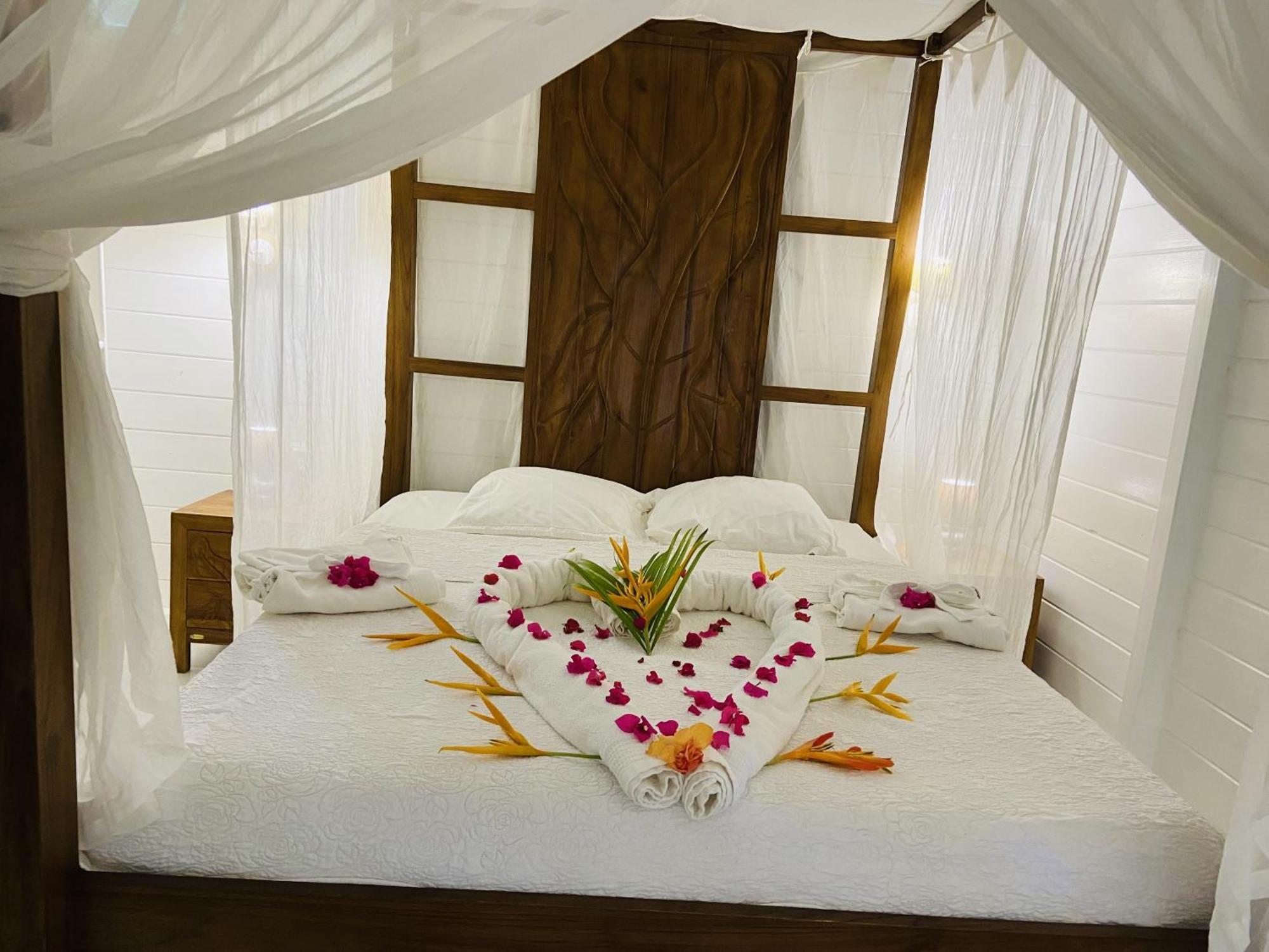 Eden Paradise Ecolodge & Spa Sainte-Luce Rom bilde
